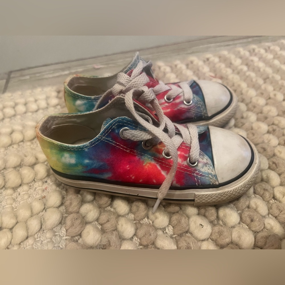 Converse toddler Chuck Taylor Low Top tie dye